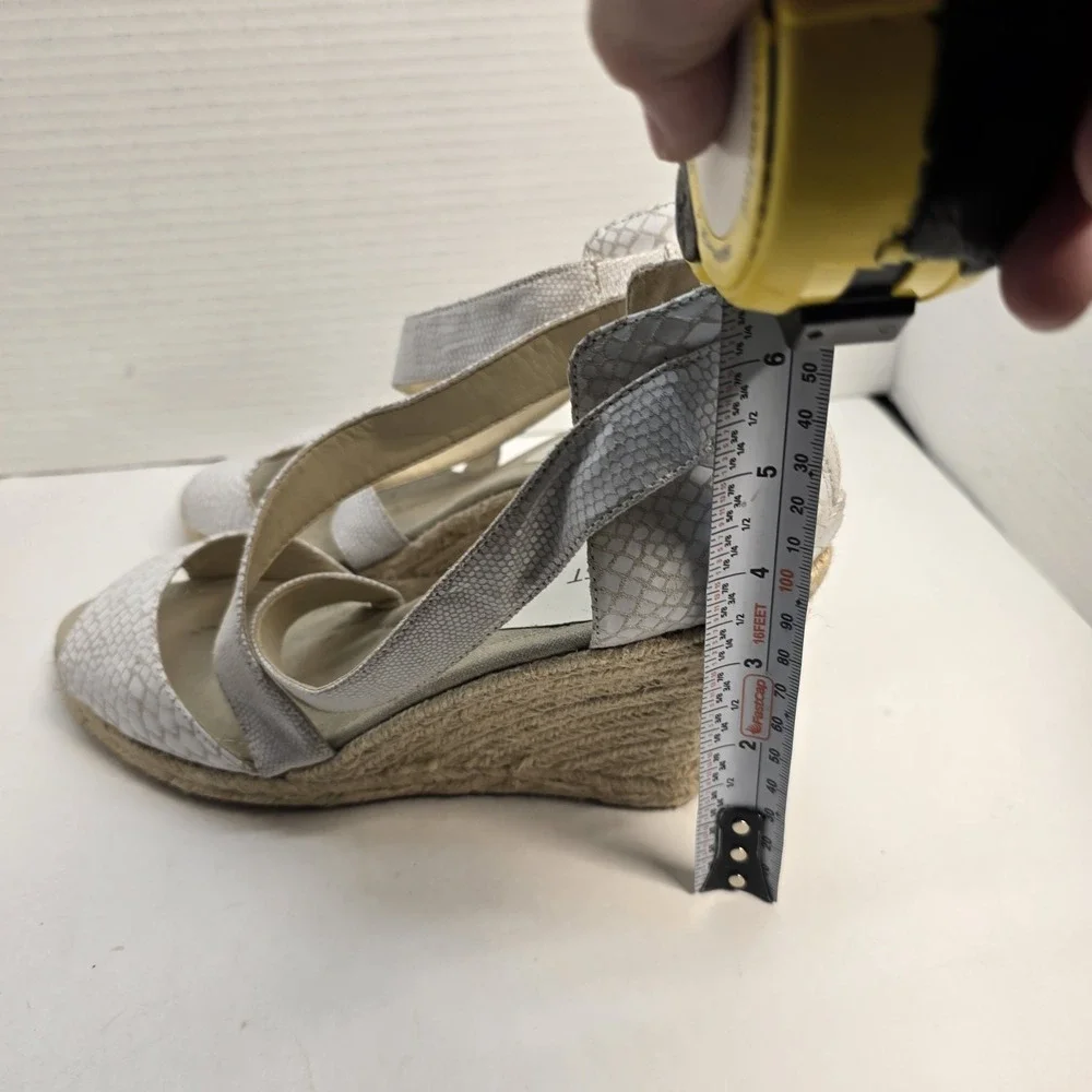 Nine West Womens White Snakeskin Espadrille Wedge Sandals Back Zip Size 10‎